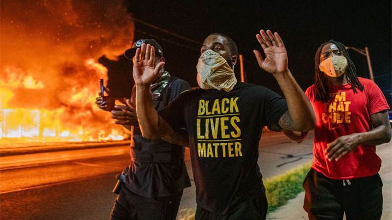 Dos muertos y un herido en la tercera noche de protestas raciales en Wisconsin