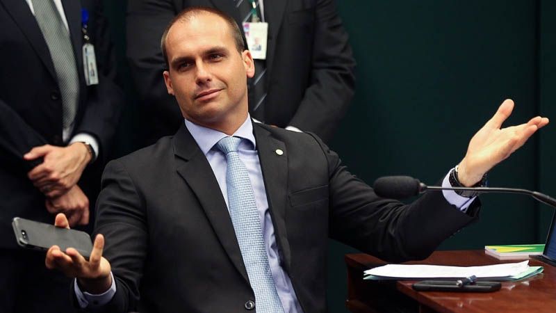 Hijo de Bolsonaro llama terrorista a movimiento Black Lives Matter