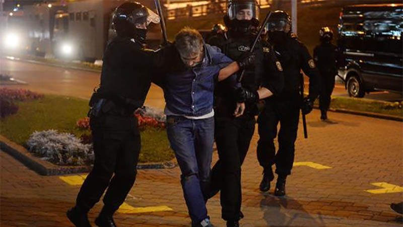 Las protestas por la investidura presidencial en Bielorrusia terminan con 364 detenidos