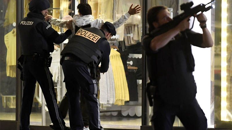 La Polic&iacute;a austriaca detiene a 30 personas en una gran redada contra el terrorismo
