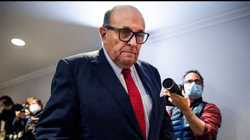 El asesor legal de Trump, Rudy Giuliani, da positivo para COVID-19