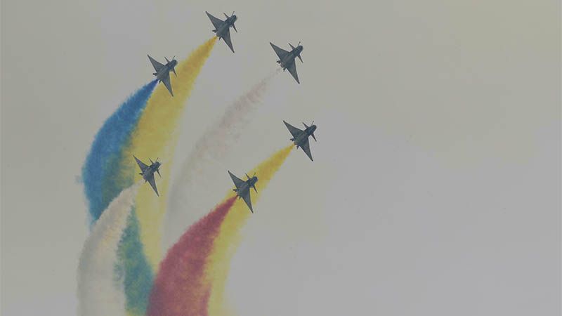 Con drones y aviones de guerra electr&oacute;nicos, China muestra su poder&iacute;o militar