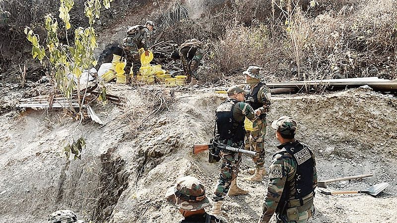 Secuestran a 13 trabajadores de gran mina de oro en el norte de Per&uacute;