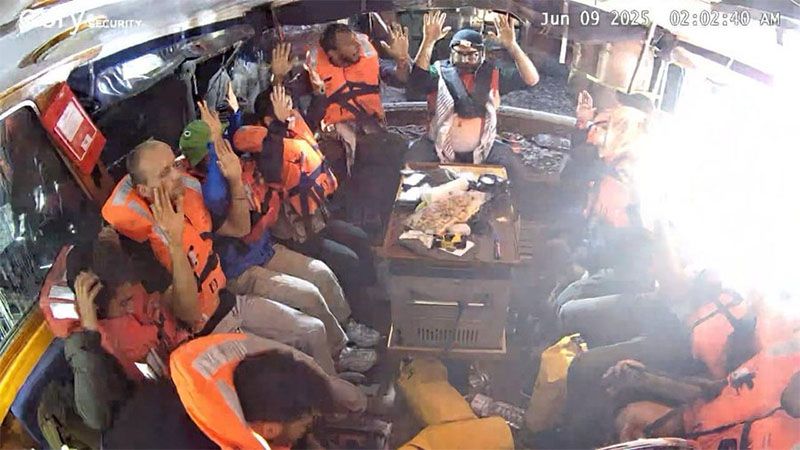 Activistas del barco con destino a Gaza llegan a aeropuerto israelí para ser deportados
