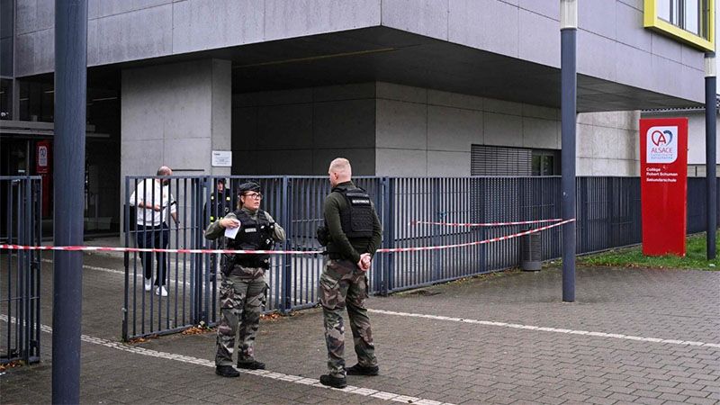 Alumno de 14 a&ntilde;os apu&ntilde;ala a su profesora en un colegio en Francia