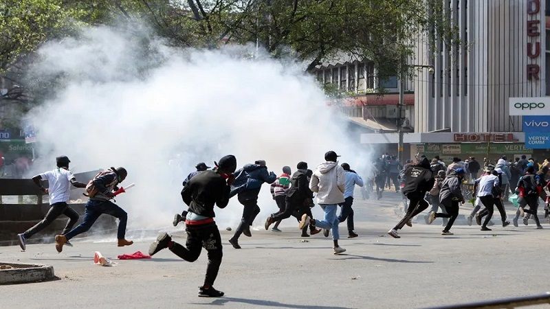 Kenia: Mueren dos polic&iacute;as por la explosi&oacute;n de una bomba cerca de la frontera con Somalia