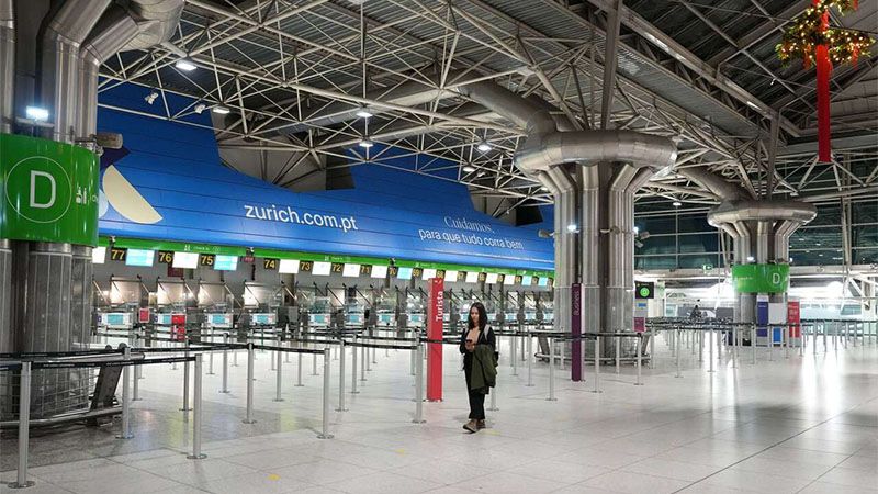 La huelga general deja decenas de vuelos cancelados y un aeropuerto casi vac&iacute;o en Lisboa