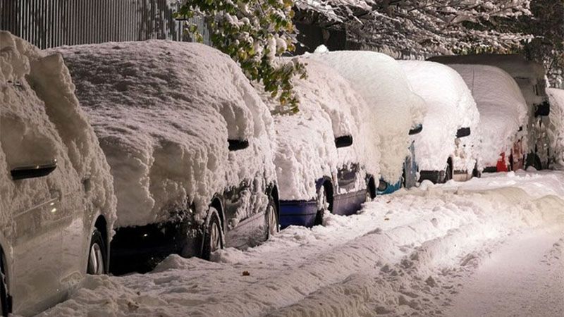 Media Europa colapsada por la nieve: cientos de vuelos cancelados y atascos kilom&eacute;tricos