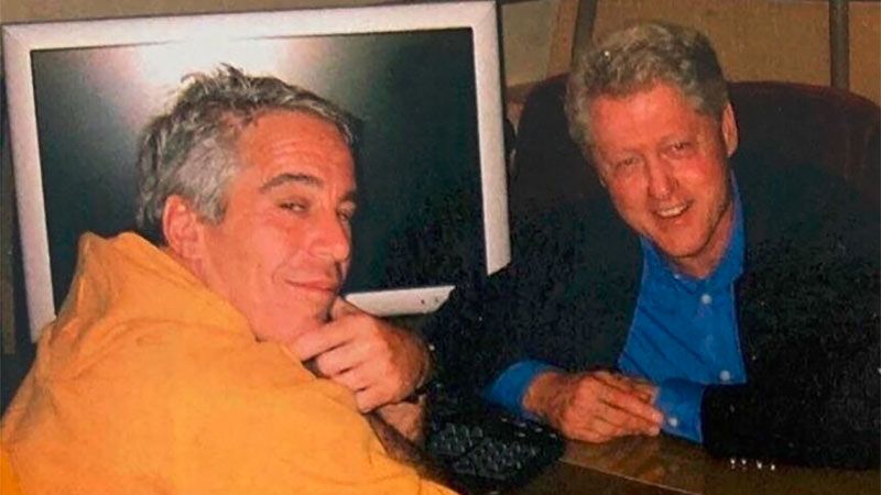 Bill Clinton dice que no sab&iacute;a nada de los delitos de Epstein