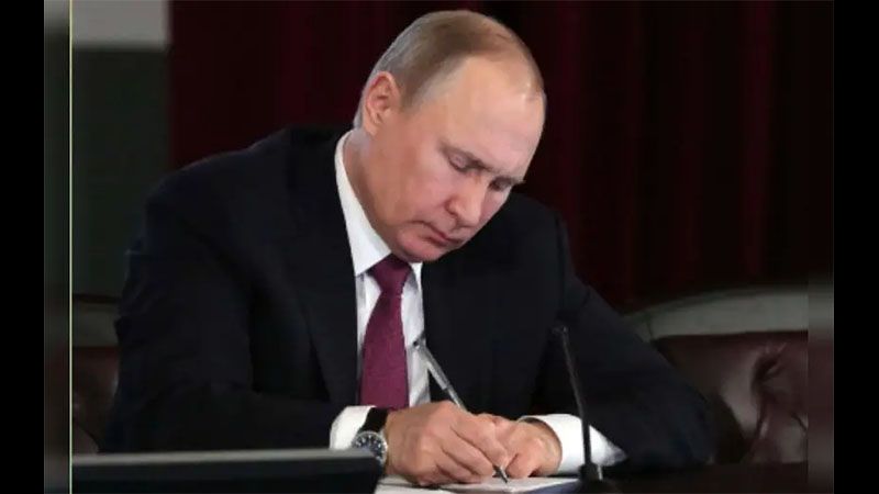 Putin expresa sus condolencias a Ir&aacute;n por el martirio de Lariyani