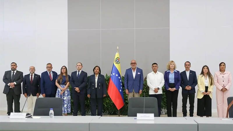 Delcy Rodr&iacute;guez celebra el &ldquo;primer paso&rdquo; del di&aacute;logo entre el Gobierno y la oposici&oacute;n