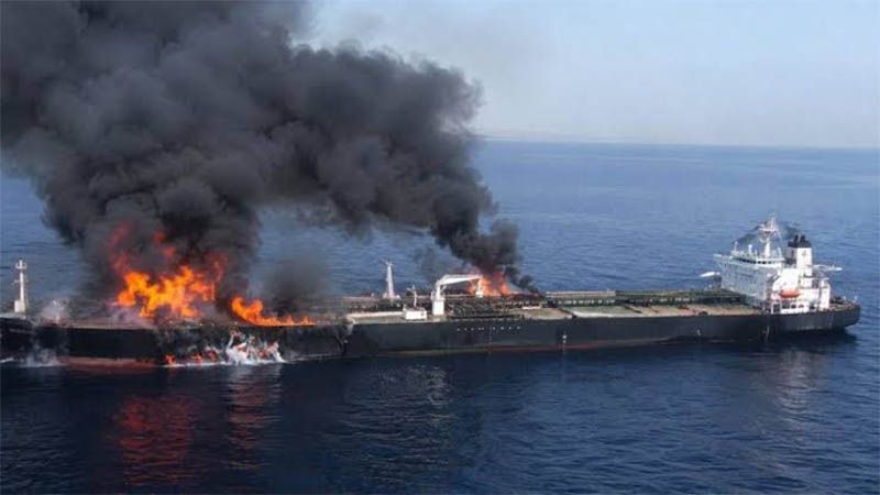 Un superpetrolero impacta contra dos minas navales en la ruta ilegal en Ormuz
