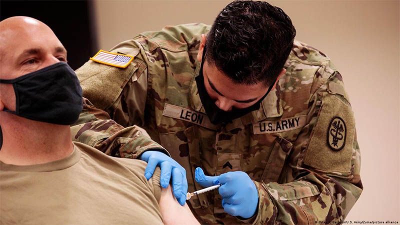 EEUU investiga una posible relaci&oacute;n entre muertes de militares y vacunas contra el covid