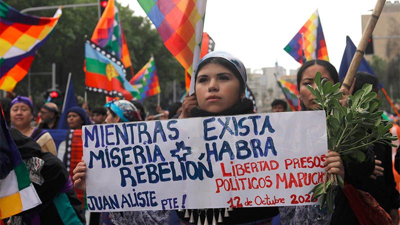 Protesta ind&iacute;gena por el 12 de octubre deja 17 detenidos en Chile