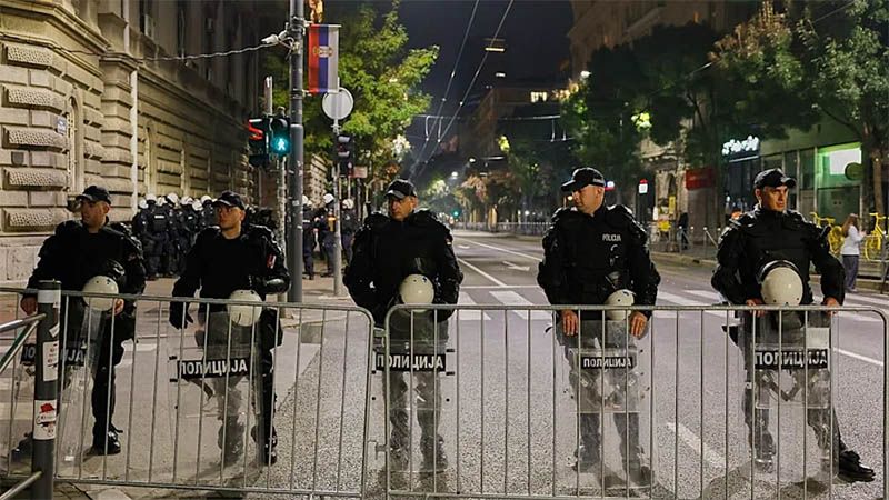 Abatido un menor tras atacar a un polic&iacute;a frente a la embajada israel&iacute; en Belgrado